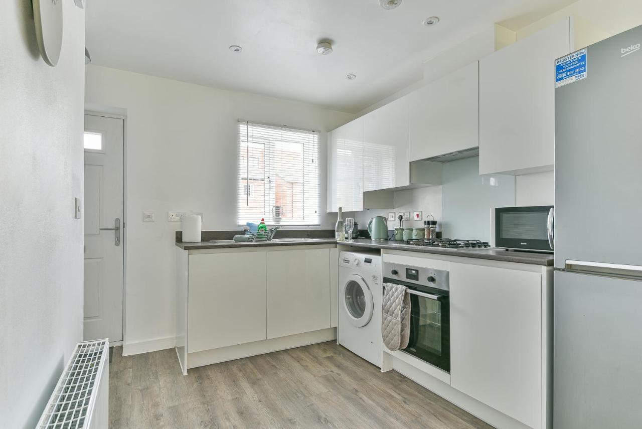 Beautiful New House In Derby For Up To 5 Guests, Suitable For Families Contractors Nhs Staff Etc Exterior photo