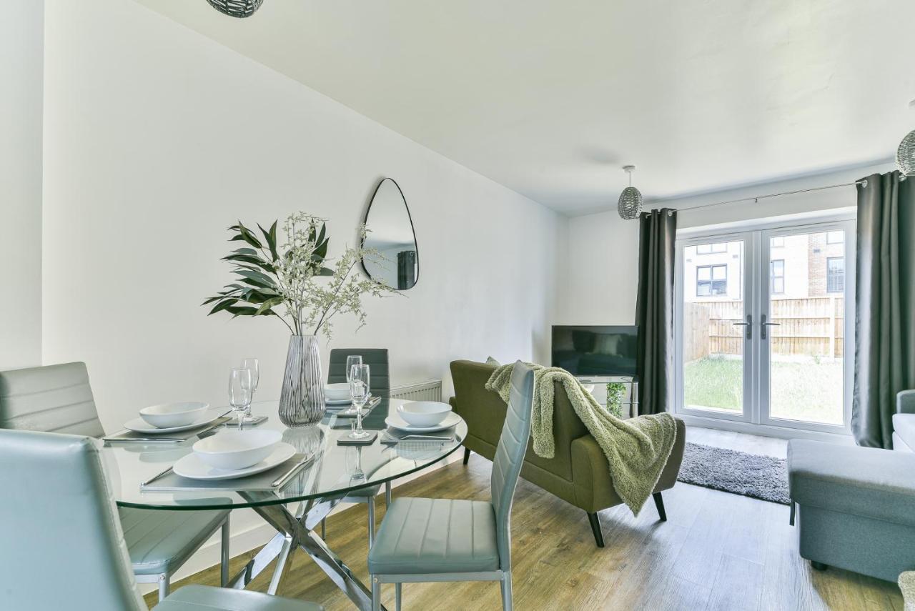 Beautiful New House In Derby For Up To 5 Guests, Suitable For Families Contractors Nhs Staff Etc Exterior photo